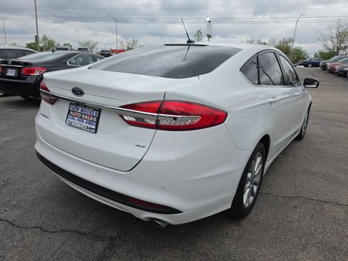 Used 2017 Ford Fusion SE FWD image 21