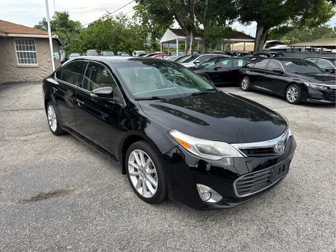 Used 2014 Toyota Avalon Limited w/ Technology Package FWD image 3