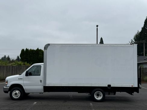 Used 2014 Ford E-450 and Econoline 450 Super Duty RWD image 2