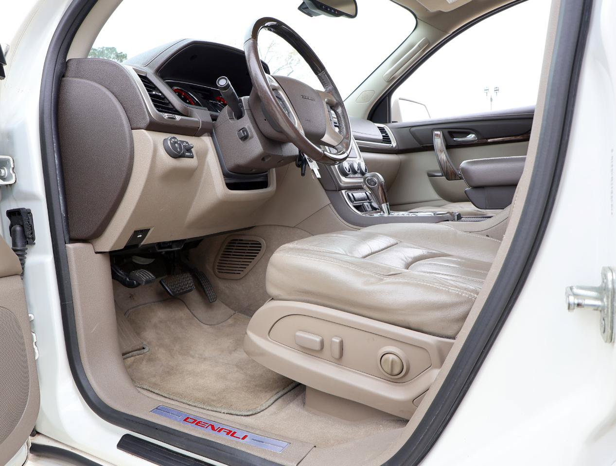 Used 2015 GMC Acadia Denali FWD image 39
