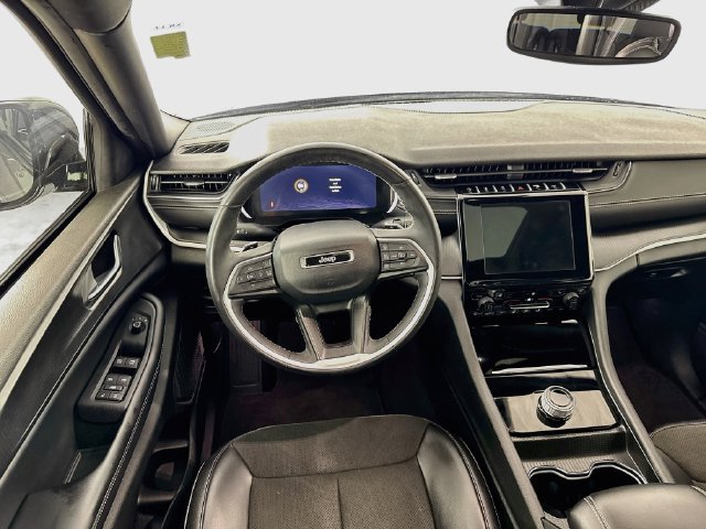 Used 2024 Jeep Grand Cherokee L Altitude AWD/4WD image 26