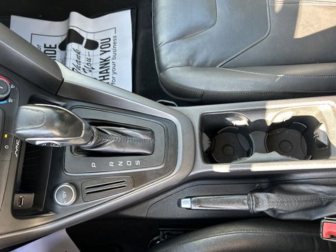 Used 2015 Ford Focus SE w/ Equipment Group 201A FWD image 19
