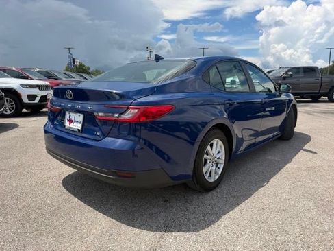 Used 2025 Toyota Camry LE FWD image 6