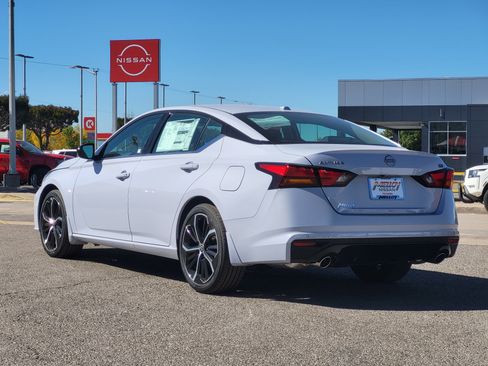 New 2025 Nissan Altima 2.5 SR w/ SR Premium Package image 4