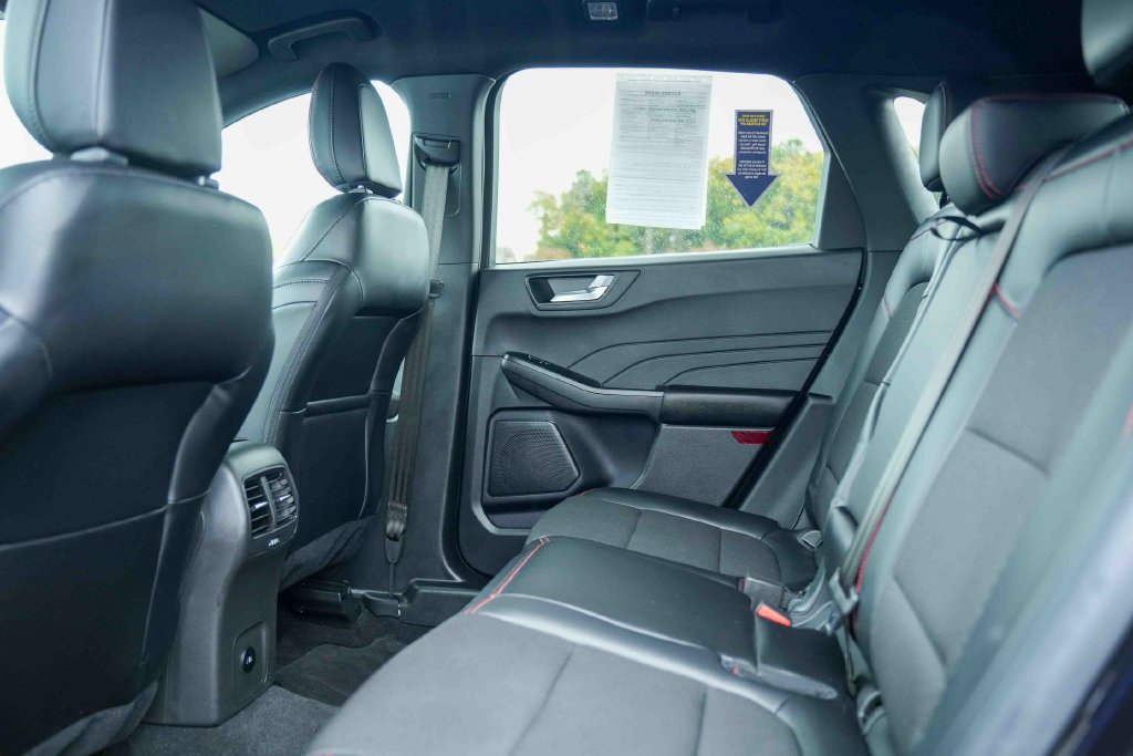 Used 2024 Ford Escape ST-Line w/ Tech Pack #1 AWD/4WD image 25