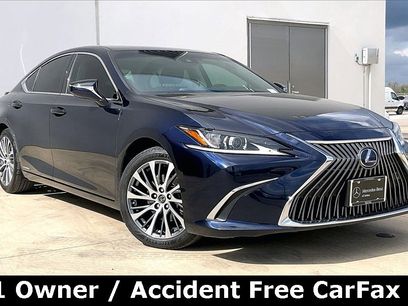 Used 2020 Lexus ES 300h w/ Premium Package
