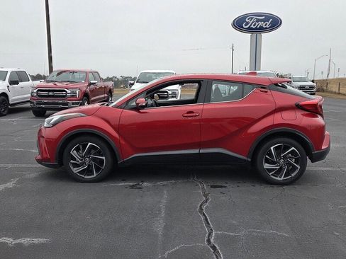 Used 2022 Toyota C-HR Limited image 4