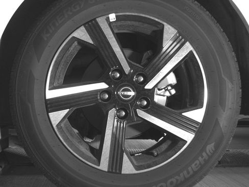 Used 2025 Nissan Sentra SV FWD image 14