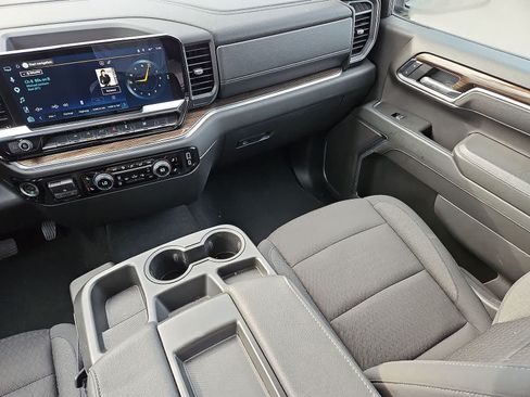Used 2025 Chevrolet Silverado 1500 LT AWD/4WD image 12