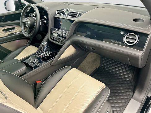 Certified 2021 Bentley Bentayga AWD/4WD image 16