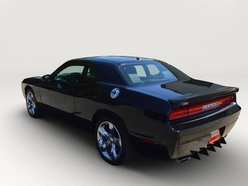 Used 2014 Dodge Challenger SXT Plus RWD image 6