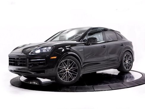 Certified 2026 Porsche Cayenne E-Hybrid Coupe AWD/4WD image 1