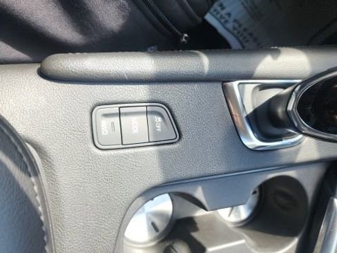 Used 2018 Cadillac XT5 Premium Luxury w/ Driver Assist Package image 19