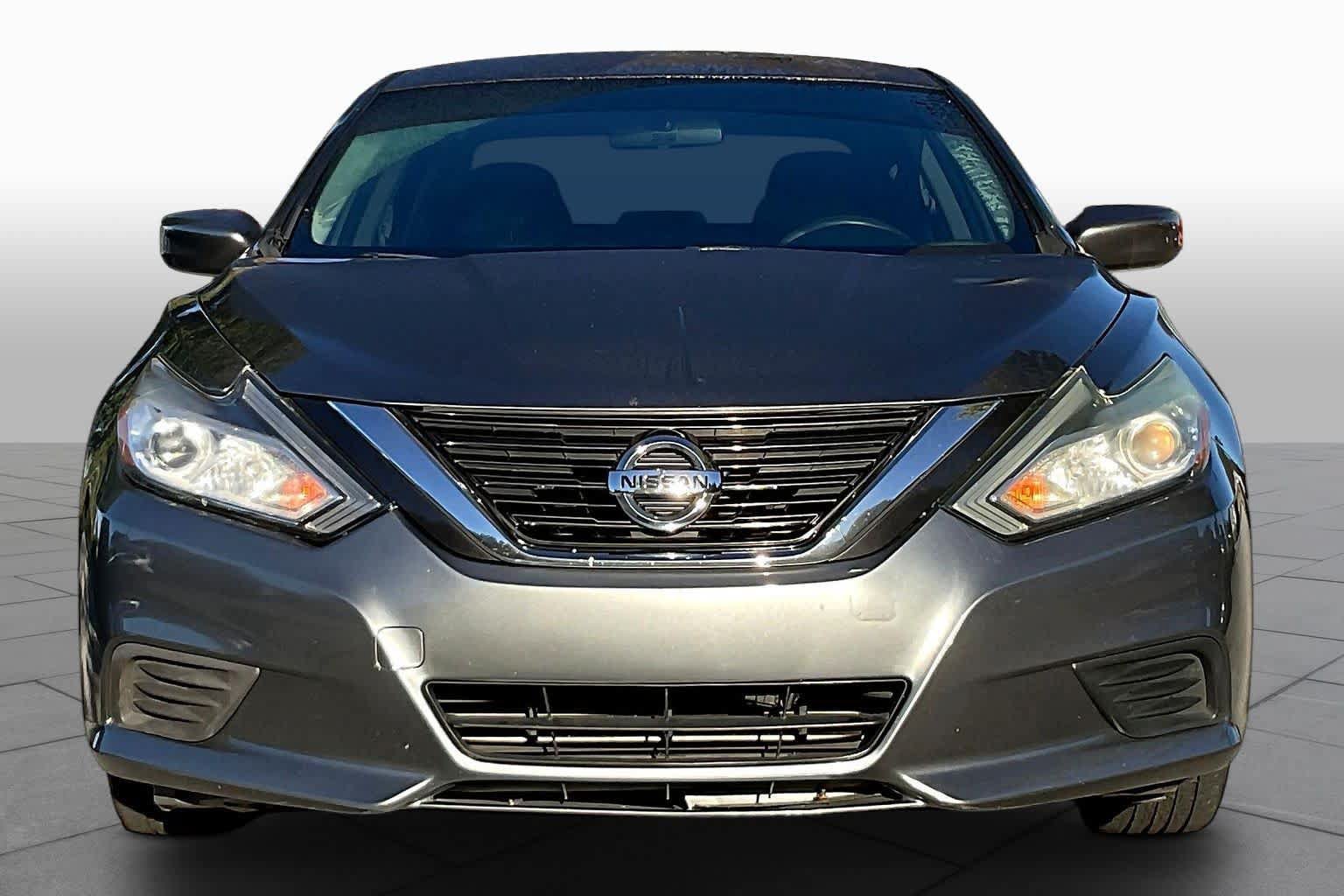Used 2016 Nissan Altima 2.5 S w/ Power Driver Seat Package FWD image 4