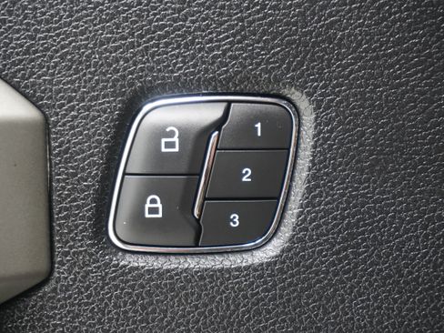 Used 2019 Ford F450 Lariat w/ Lariat Value Package AWD/4WD image 17