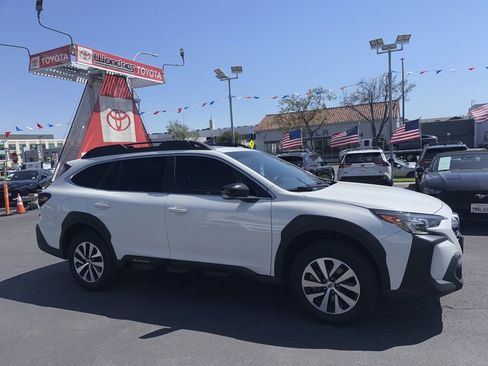 Used 2024 Subaru Outback Premium image 3