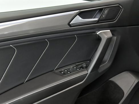 Certified 2024 Volkswagen Tiguan SE R-Line image 12