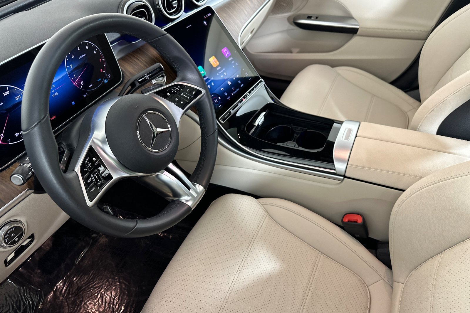 Used 2026 Mercedes-Benz C 300 Sedan image 9