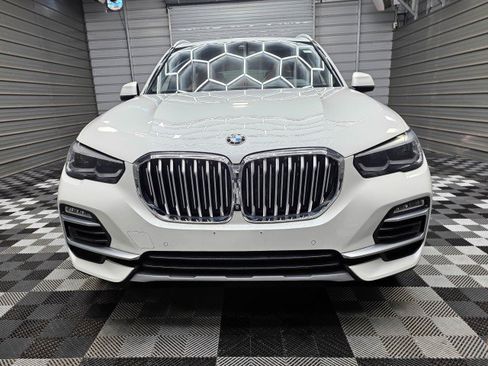 Used 2019 BMW X5 xDrive40i w/ Premium Package 2 AWD/4WD image 4