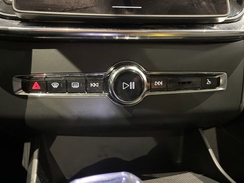 Used 2025 Volvo XC90 B6 Plus image 30