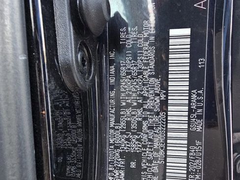 Used 2013 Toyota Highlander SE w/ Cold Weather Pkg image 23