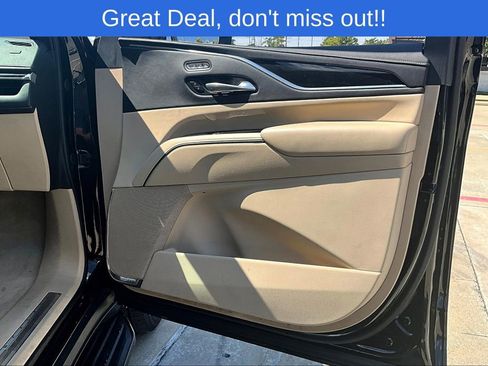 Used 2024 Cadillac Escalade Premium Luxury image 24