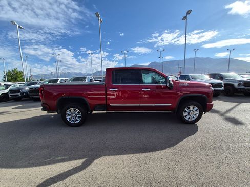 Used 2024 Chevrolet Silverado 3500 High Country w/ High Country Premium Package AWD/4WD image 2