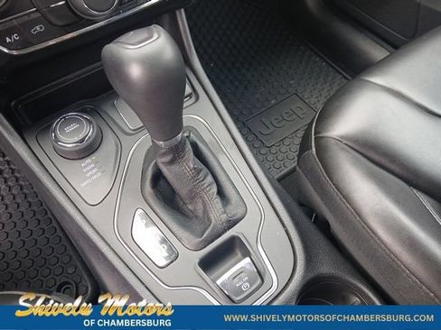 Used 2020 Jeep Cherokee Latitude Plus w/ Cold Weather Group AWD/4WD image 24