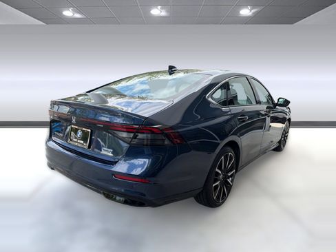 Used 2024 Honda Accord Touring image 8
