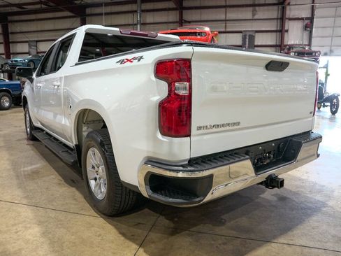 Used 2021 Chevrolet Silverado 1500 LT AWD/4WD image 6