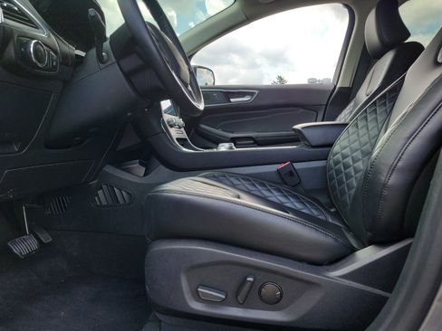 Used 2024 Ford Edge Titanium image 16