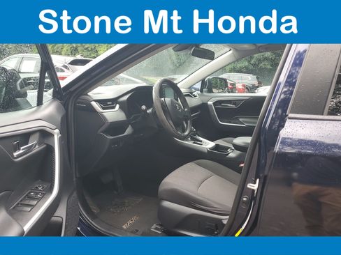 Used 2019 Toyota RAV4 XLE FWD image 7
