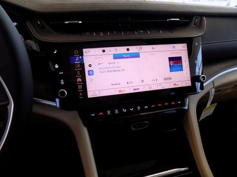 New 2026 Jeep Grand Cherokee Limited w/ Luxury Tech Group II RWD image 16