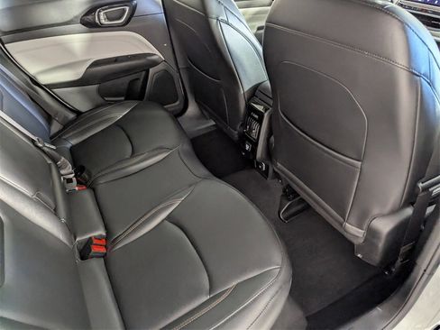 Certified 2024 Jeep Compass Limited image 28