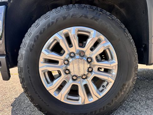 Used 2022 GMC Sierra 3500 Denali AWD/4WD image 39