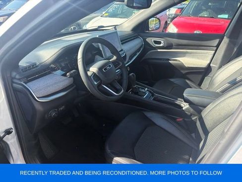 Used 2024 Jeep Compass Latitude AWD/4WD image 6