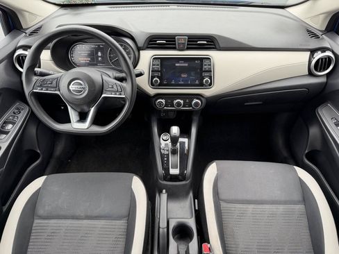 Used 2021 Nissan Versa SV FWD image 11