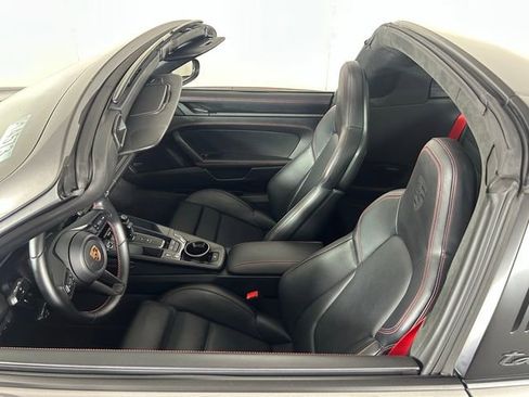 Certified 2024 Porsche 911 Targa 4 GTS image 17