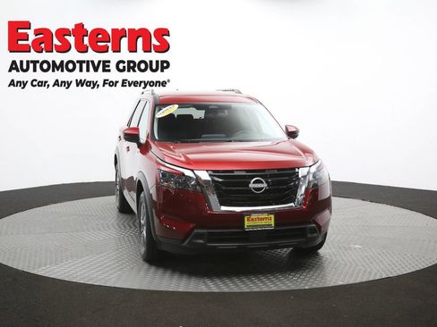 Used 2025 Nissan Pathfinder SV FWD image 51