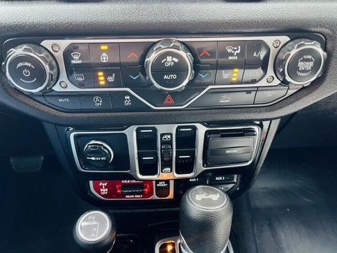Used 2026 Jeep Wrangler Unlimited Sport AWD/4WD image 29