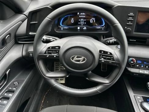 Certified 2025 Hyundai Elantra Sport FWD image 8