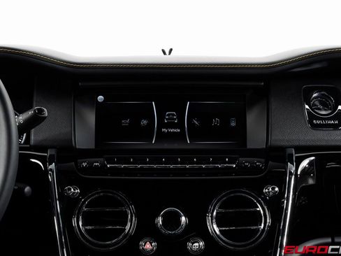 Used 2024 Rolls-Royce Cullinan image 30