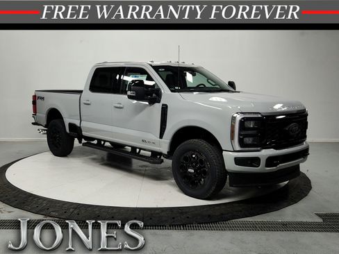 Used 2025 Ford F250 Lariat w/ Black Appearance Package AWD/4WD image 1