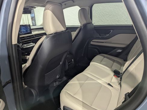 Used 2026 Lincoln Corsair Premiere image 11