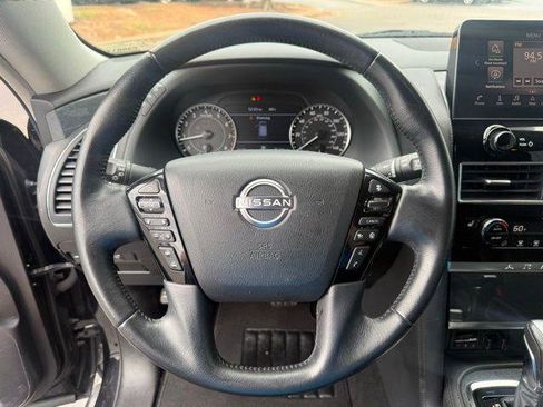 Used 2022 Nissan Armada SV w/ SV Appearance Package RWD image 7