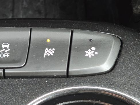 Used 2022 Chevrolet TrailBlazer LT w/ Convenience Package image 11