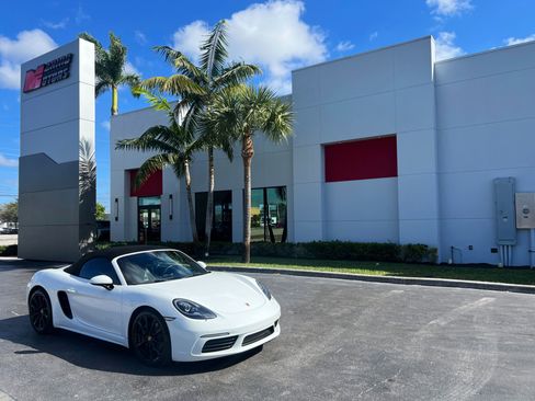 Used 2017 Porsche 718 Boxster image 47