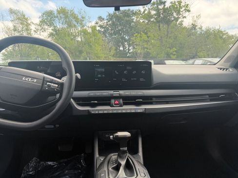 Used 2025 Kia K4 FWD image 17