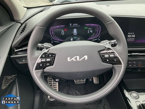 Used 2024 Kia Niro EX Touring image 37