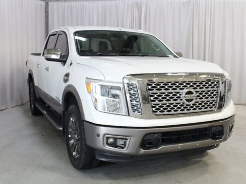 Used 2017 Nissan Titan Platinum Reserve AWD/4WD image 38